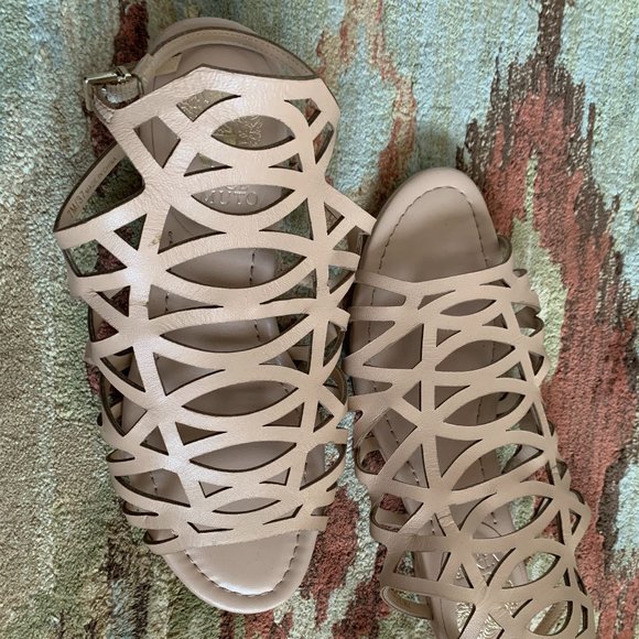 Vince Camuto Sandals - Flat/Wedged - Picture 1 of 3